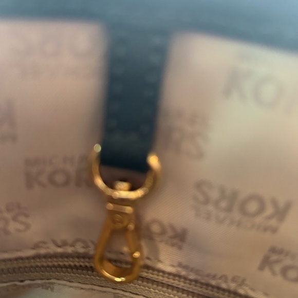 Michael Kors 2PC NWOT Admiral Paisley Jet Set Tote - Picture 8 of 12